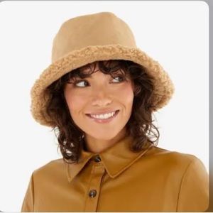 Virginia Wolf Bucket Hat
